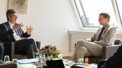 Ministerpräsident Hendrik Wüst empfängt den Botschafter der Französischen Republik