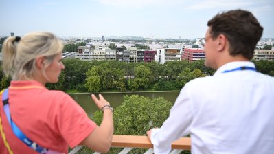 Besuch im Olympischen Dorf