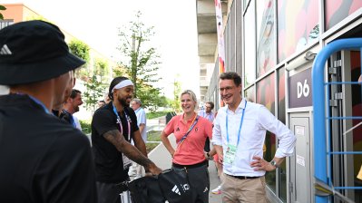 Besuch im Olympischen Dorf