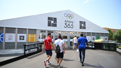 Besuch im Olympischen Dorf