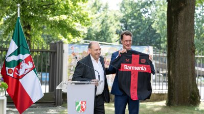 Ministerpräsident Wüst empfängt die Meistermannschaft von Bayer 04 Leverkusen