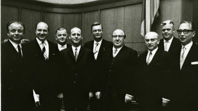 Das Bild zeigt das 3. Kabinett von Ministerpräsident Meyers