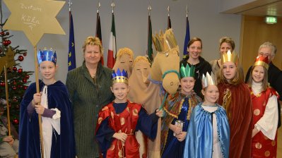 Ministerin Löhrmann empfängt Sternsinger in Düsseldorf, 04.01.2013