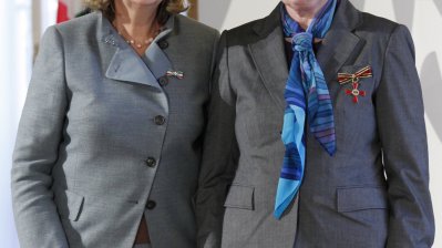Ministerpräsidentin überreicht Bundesverdienstorden an 14 Bürgerinnen und Bürger aus Nordrhein-Westfalen, 01.02.2012