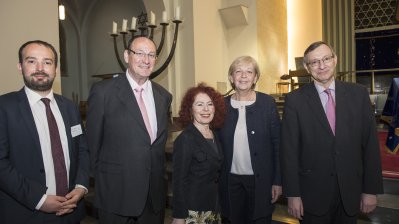 Ministerpräsidentin Kraft gemeinsam mit dem Vorstand der Synagogen-Gemeinde Köln.