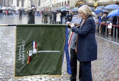 Ministerpräsidentin Hannelore Kraft verleiht das Fahnenband des Landes Nordrhein-Westfalen