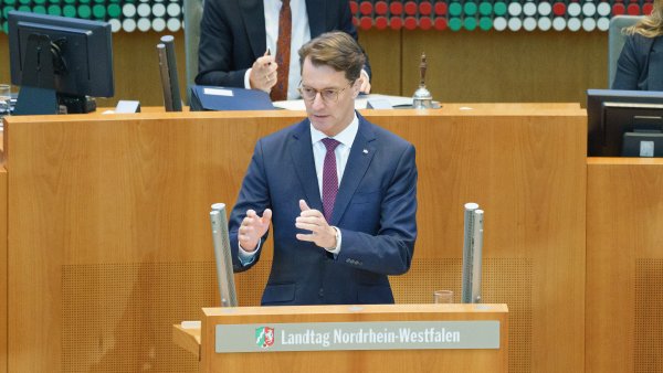 Nach Solingen: Landesregierung beschließt umfassendes Paket zu Sicherheit, Migration und Prävention in Nordrhein-Westfalen