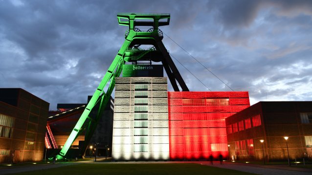 Nordrhein-Westfalen leuchtet: Zum 74. Landesgeburtstag erstrahlen historische Bauwerke in den Landesfarben