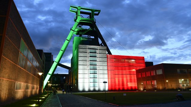 Nordrhein-Westfalen leuchtet: Zum 74. Landesgeburtstag erstrahlen historische Bauwerke in den Landesfarben