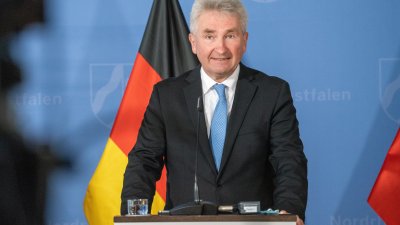 Presse-Briefing mit Wirtschaftsminister Prof. Dr. Andreas Pinkwart, Ralf Stoffels, Präsident IHK NRW, und RWI-Konjunkturexperte Prof. Dr. Torsten Schmidt zur Entwicklung der Konjunktur