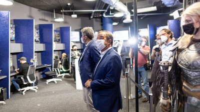 Ministerpräsident Armin Laschet eröffnet Zentrum zur Vernetzung der Games-Branche mit weiteren Wirtschaftsbereichen in Düsseldorf