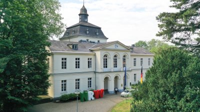 Ministerpräsident Armin Laschet verleiht den Verdienstorden des Landes Nordrhein-Westfalen an elf Bürgerinnen und Bürger