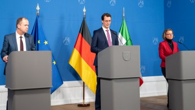 Pressekonferenz im Nachgang zum Austausch mit den Kommunalen Spitzenverbänden über zu erwartende Aufnahme von Flüchtlingen in Nordrhein-Westfalen