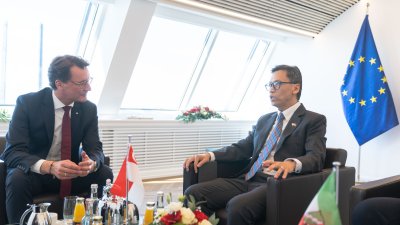 Ministerpräsident Hendrik Wüst empfängt den Botschafter der Republik Singapur