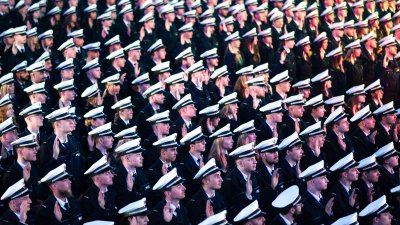Nachwuchs für die Polizeifamilie: 2.727 Frauen und Männer legen feierlich Diensteid ab