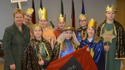 Ministerin Löhrmann empfängt Sternsinger in Düsseldorf, 04.01.2013