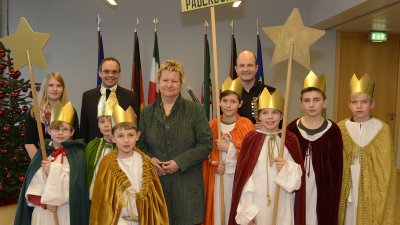 Ministerin Löhrmann empfängt Sternsinger in Düsseldorf, 04.01.2013