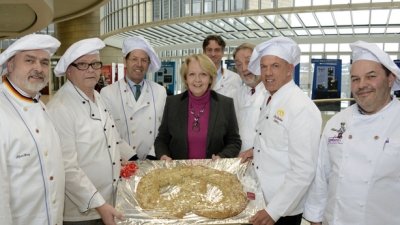 Gemeinsame Neujahrsbrezel von Bäckermeistern aus dem Rheinland und Westfalen-Lippe, 24.01.2013