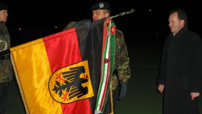 NRW-Fahnenband an Panzerbataillon 203 in Hemer verliehen