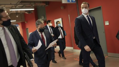 Ministerpräsident Armin Laschet und Bundesgesundheitsminister Jens Spahn besuchen künftiges Impfzentrum in Düsseldorf