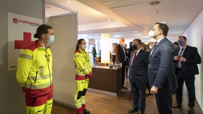 Ministerpräsident Armin Laschet und Bundesgesundheitsminister Jens Spahn besuchen künftiges Impfzentrum in Düsseldorf