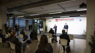 Ministerpräsident Armin Laschet und Bundesgesundheitsminister Jens Spahn besuchen künftiges Impfzentrum in Düsseldorf