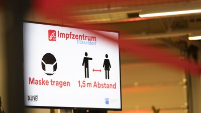 Ministerpräsident Armin Laschet und Bundesgesundheitsminister Jens Spahn besuchen künftiges Impfzentrum in Düsseldorf