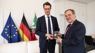 Ministerpräsident Hendrik Wüst übernimmt die Amtsgeschäfte in der Staatskanzlei