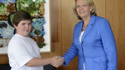 Ministerpräsidentin Hannelore Kraft trifft den 11jährigen David, 06.07.2012