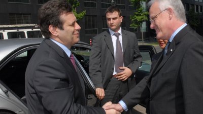 Der serbische Ministerpräsident Vojislav Kostunica besucht Nordrhein-Westfalen